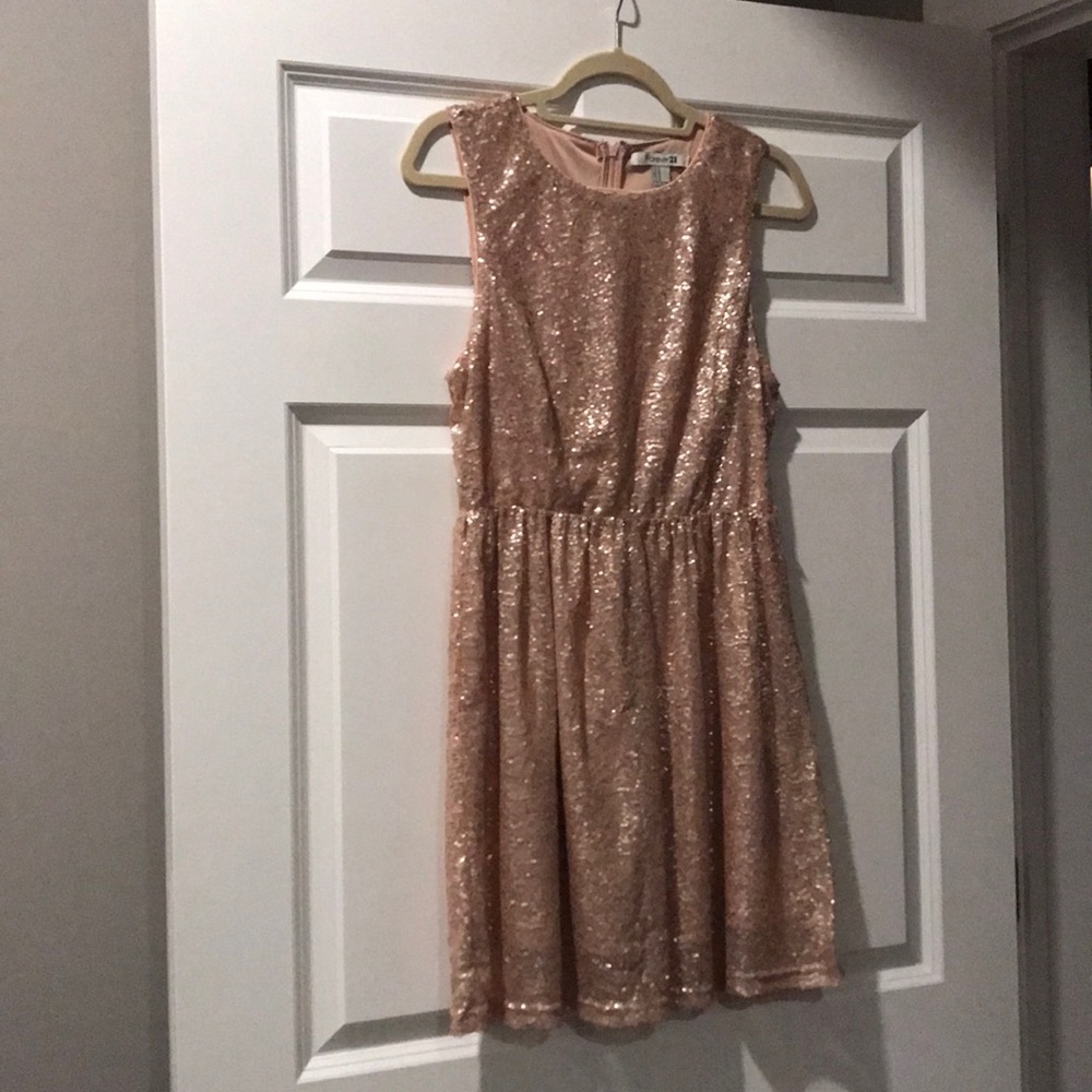 NWOT Express sequin rose gold cocktail dress-Med